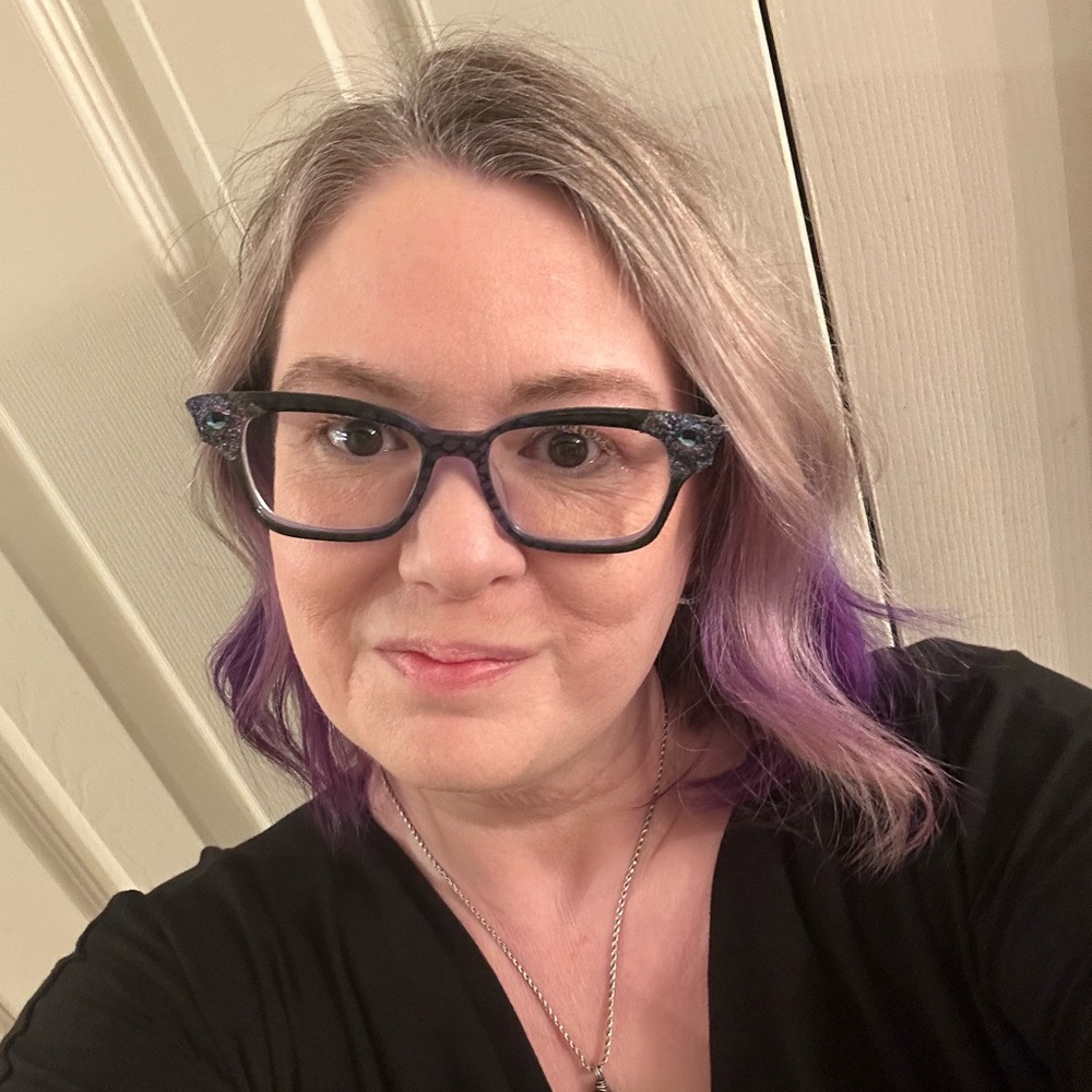 Meet your Posher, Lisa